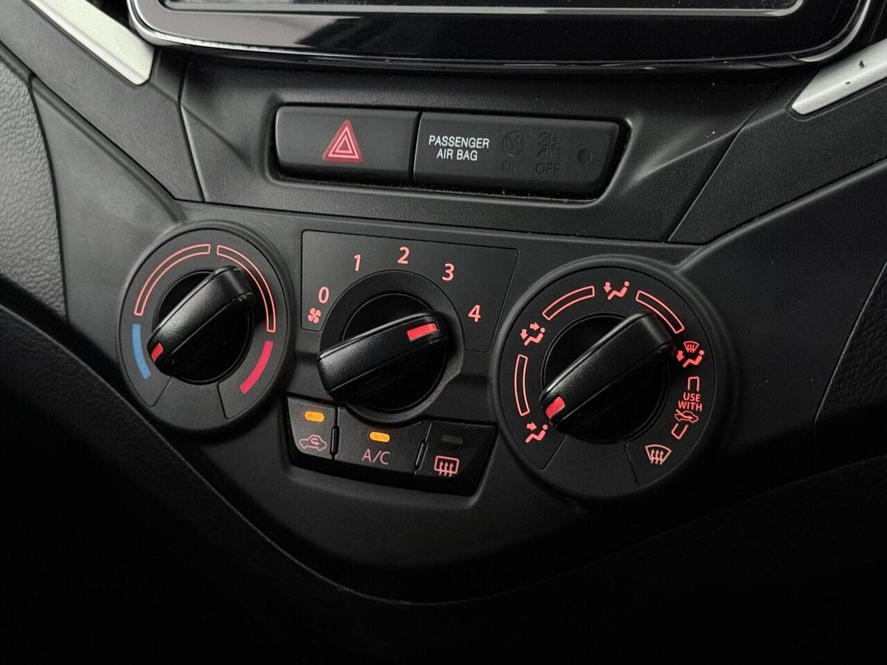 Suzuki Baleno thumbnail Misc Controls