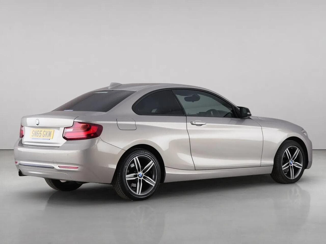 BMW 2 Series thumbnail Rear Right