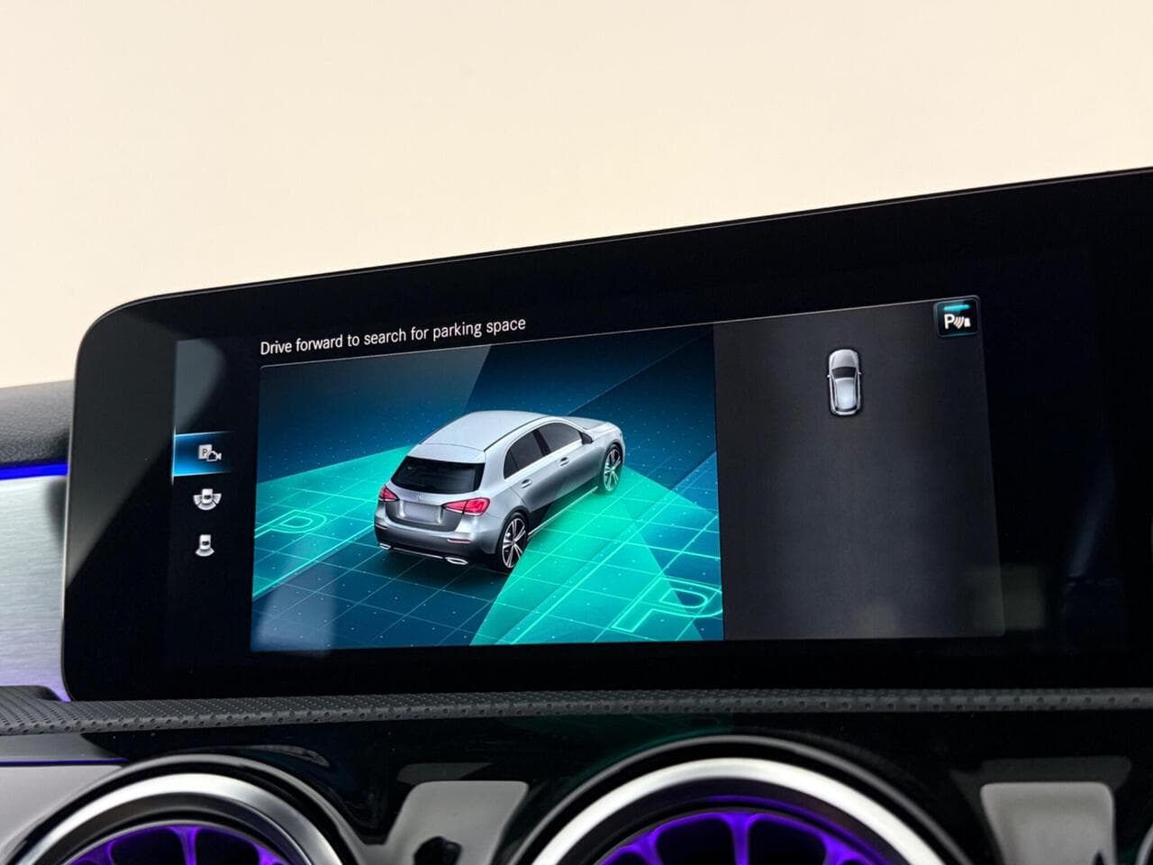 Mercedes-Benz A Class thumbnail Infotainment System