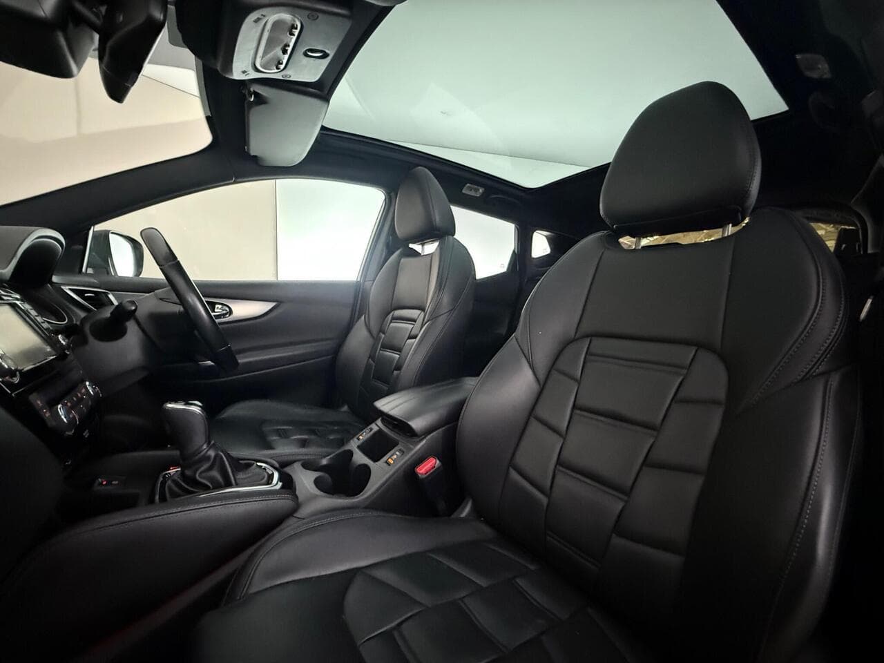 Nissan Qashqai thumbnail Seat Front Passenger