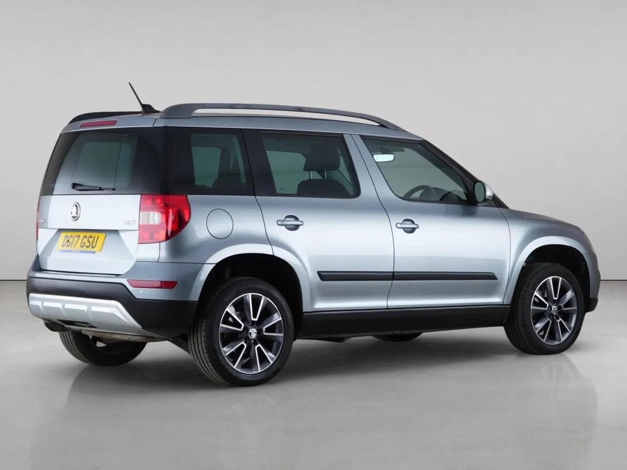 Skoda Yeti thumbnail Rear Right