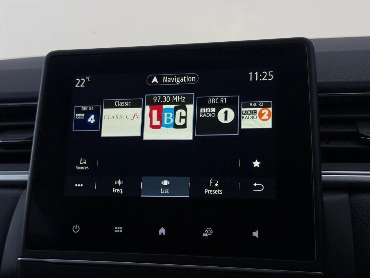 Renault Captur thumbnail Infotainment System