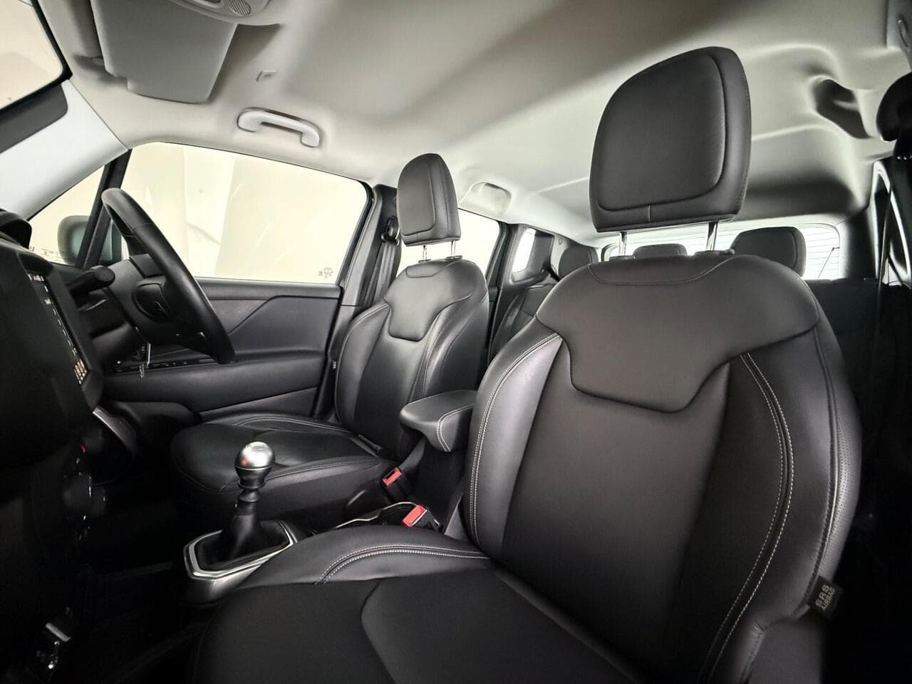 Jeep Renegade thumbnail Seat Front Passenger