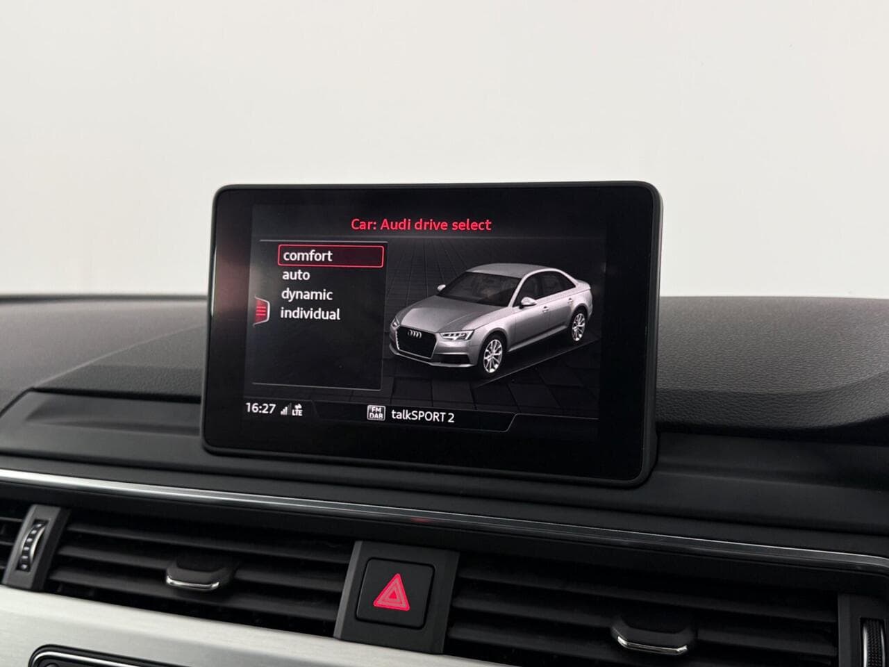 Audi A4 thumbnail Infotainment System