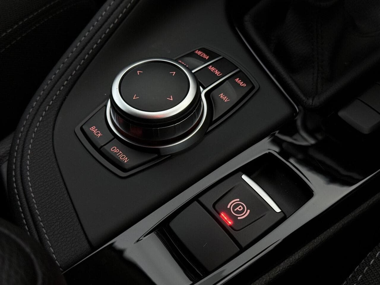 BMW X2 thumbnail Misc Controls