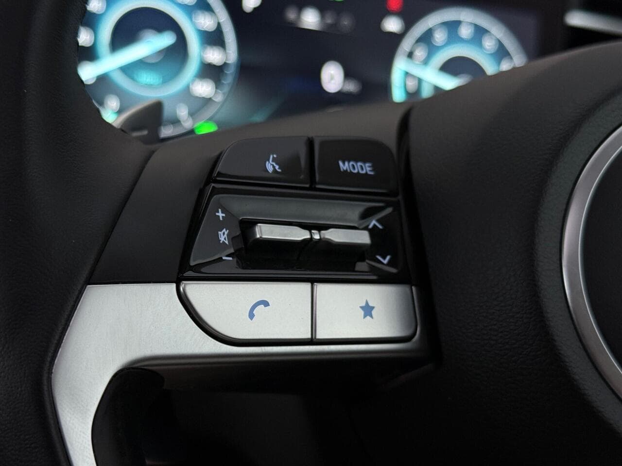 Hyundai TUCSON thumbnail Misc Controls