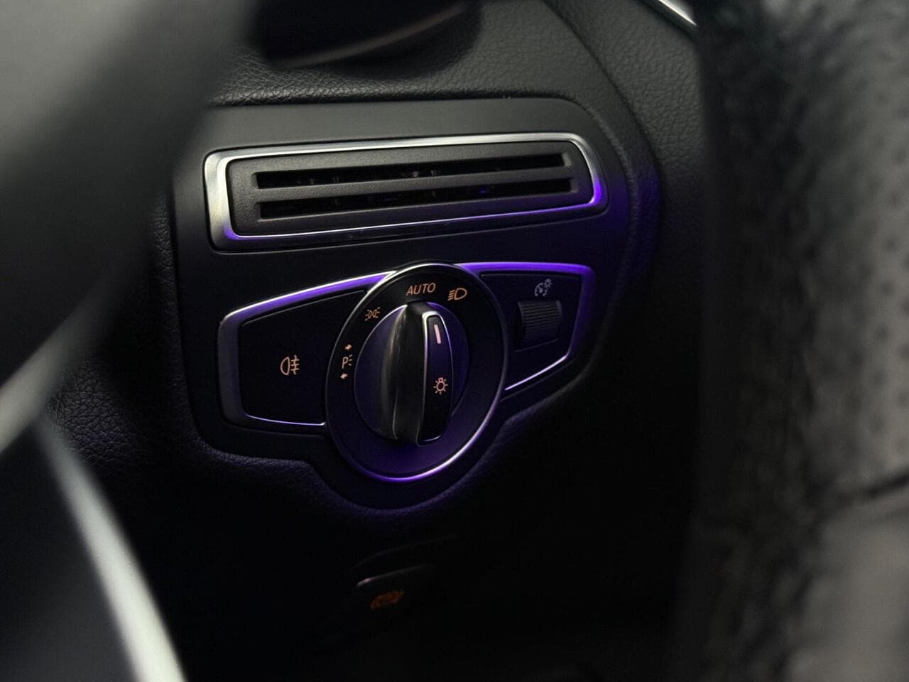 Mercedes-Benz C Class thumbnail Misc Controls