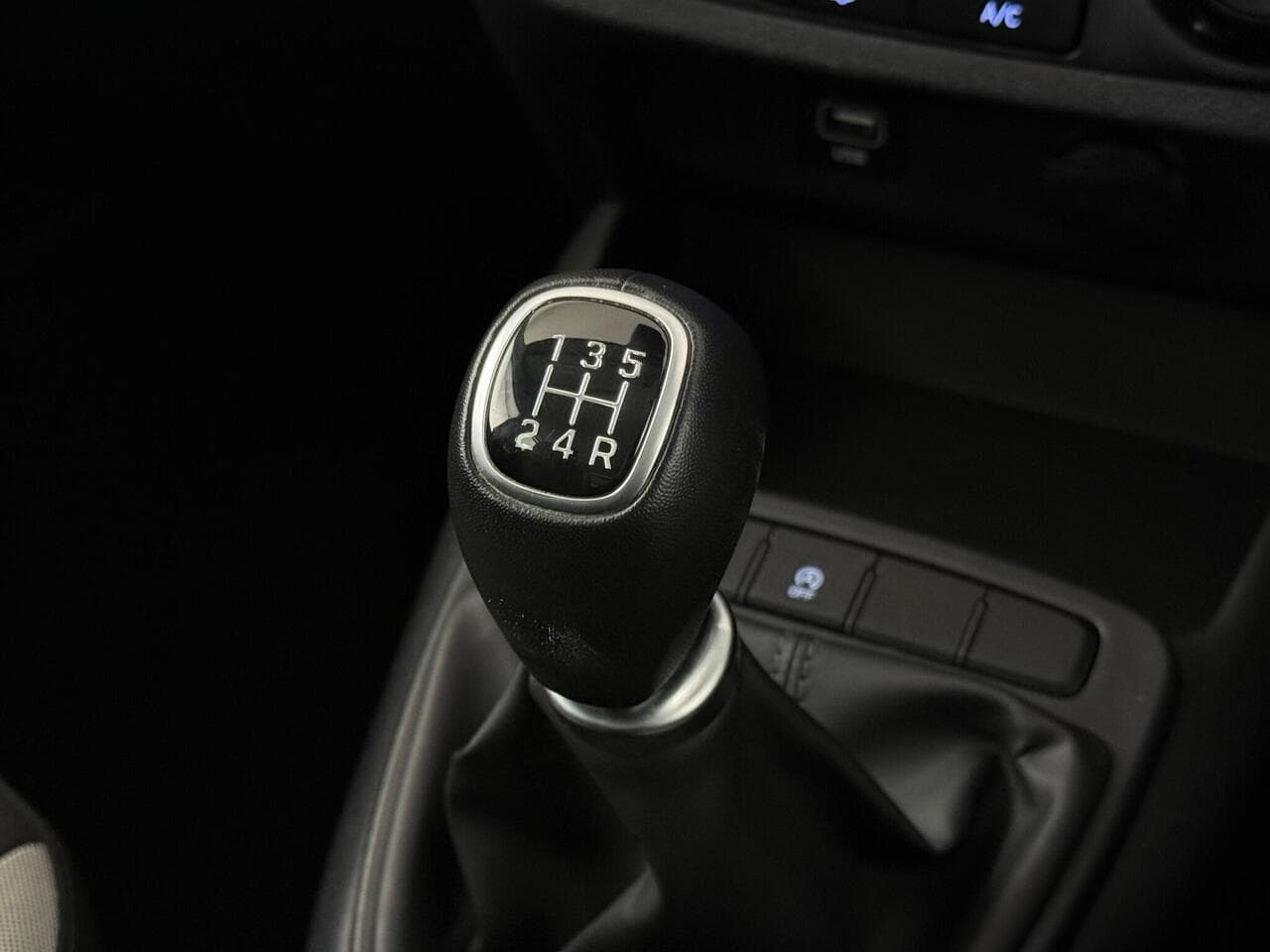 Hyundai i10 thumbnail Interior Front