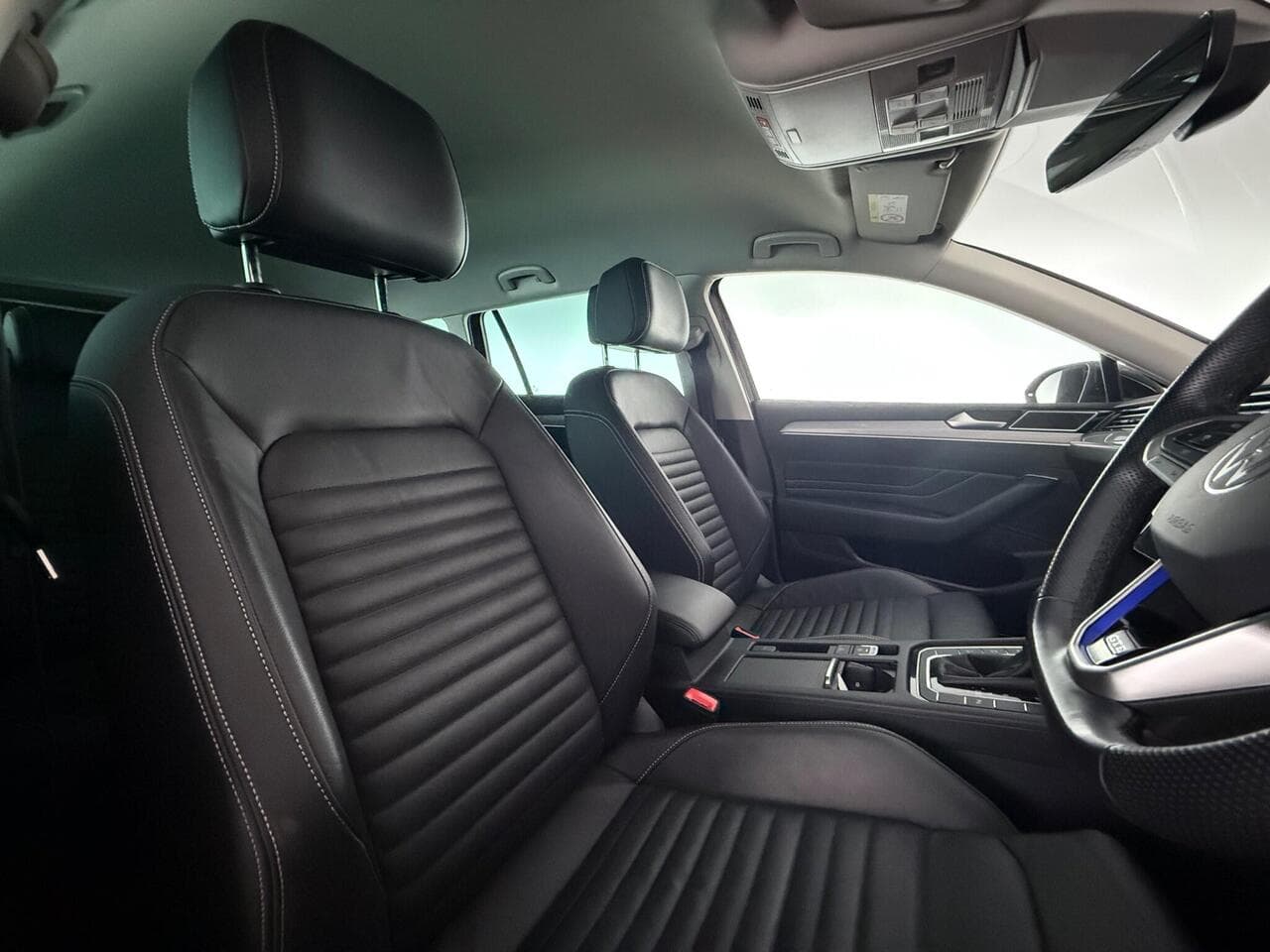 Volkswagen Passat thumbnail Seat Driver