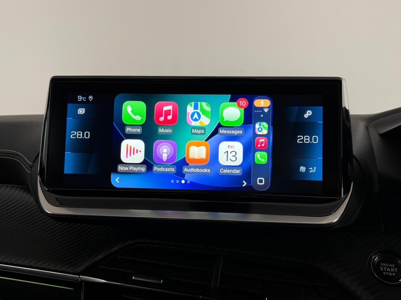 Peugeot 208 thumbnail Infotainment System