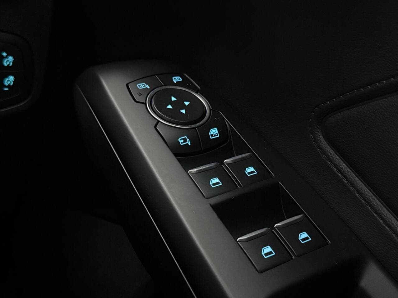 Ford Focus thumbnail Misc Controls