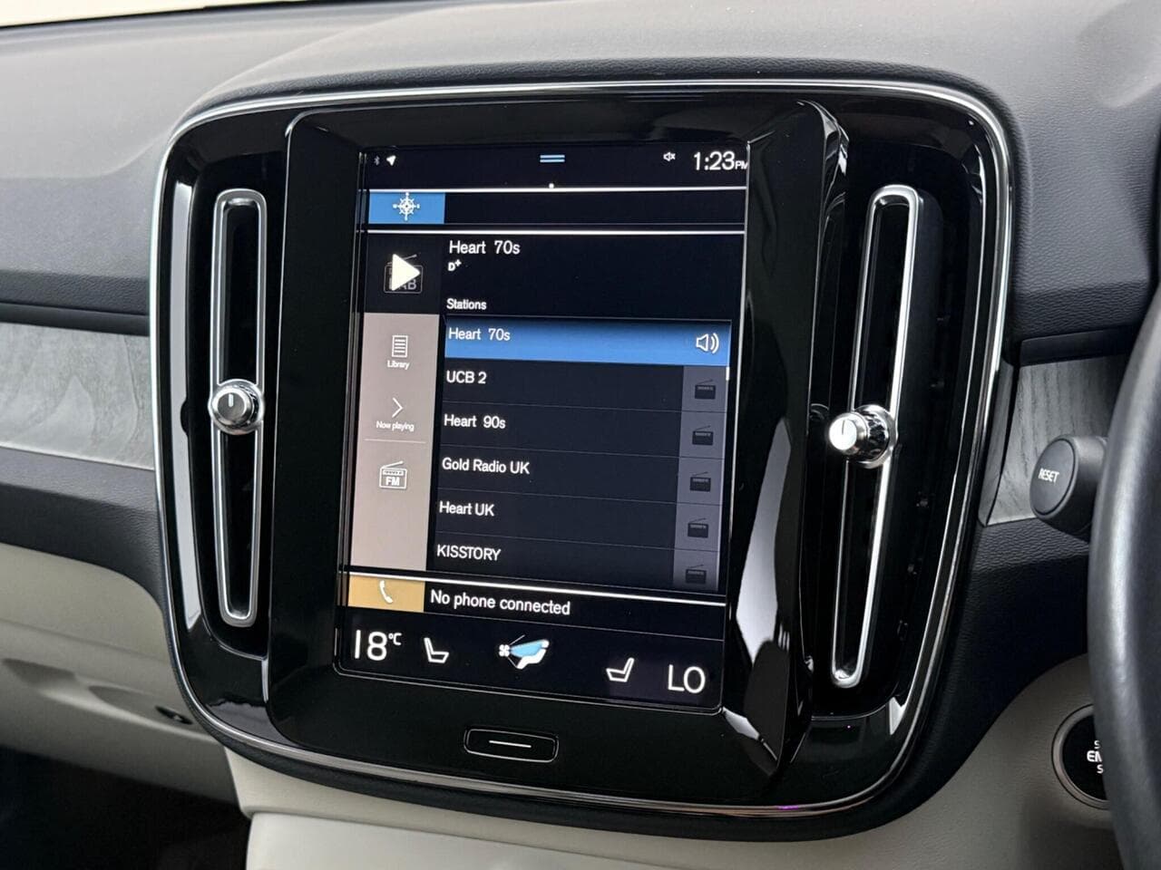 Volvo XC40 thumbnail Infotainment System