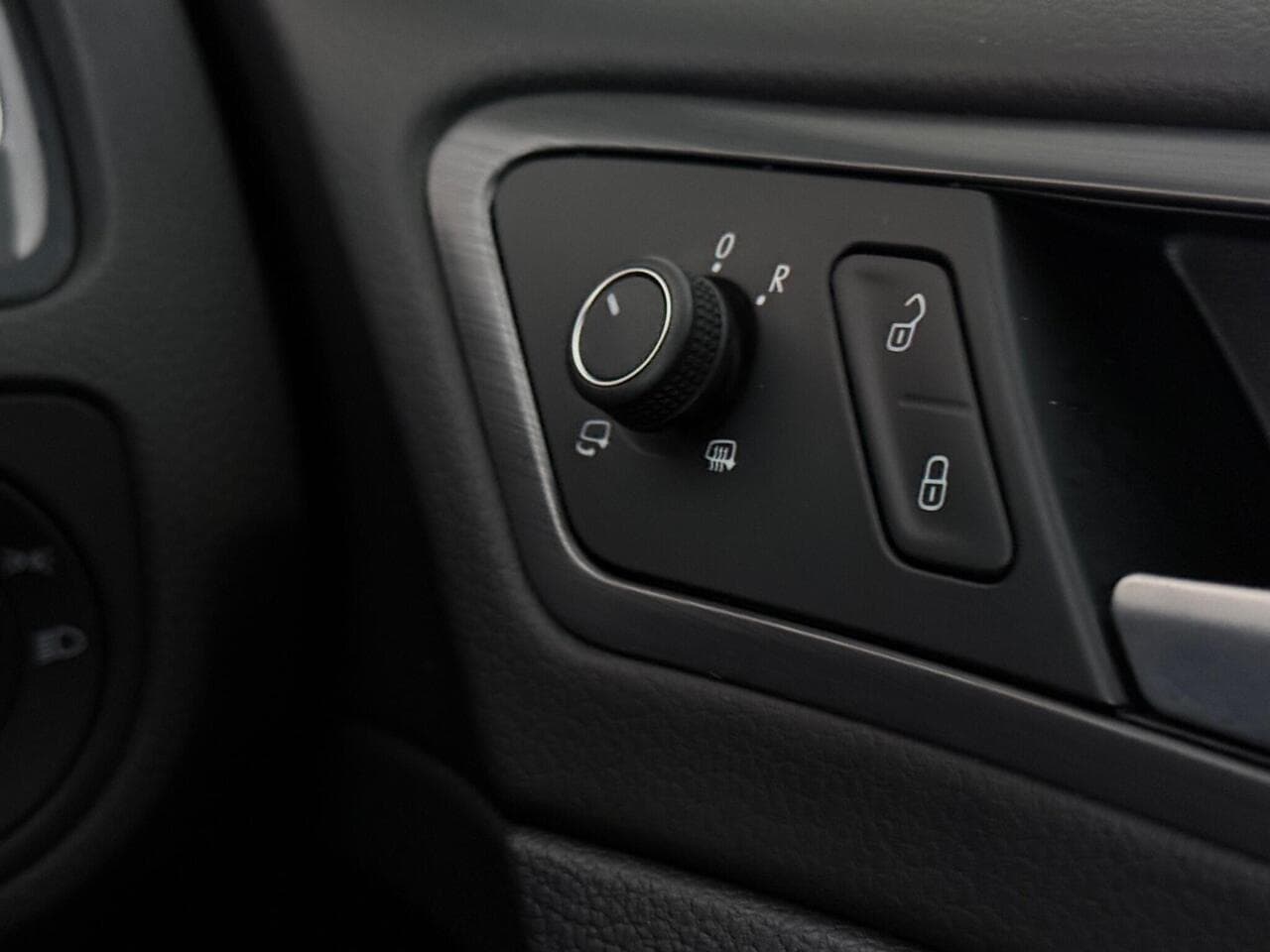 Volkswagen Golf thumbnail Misc Controls