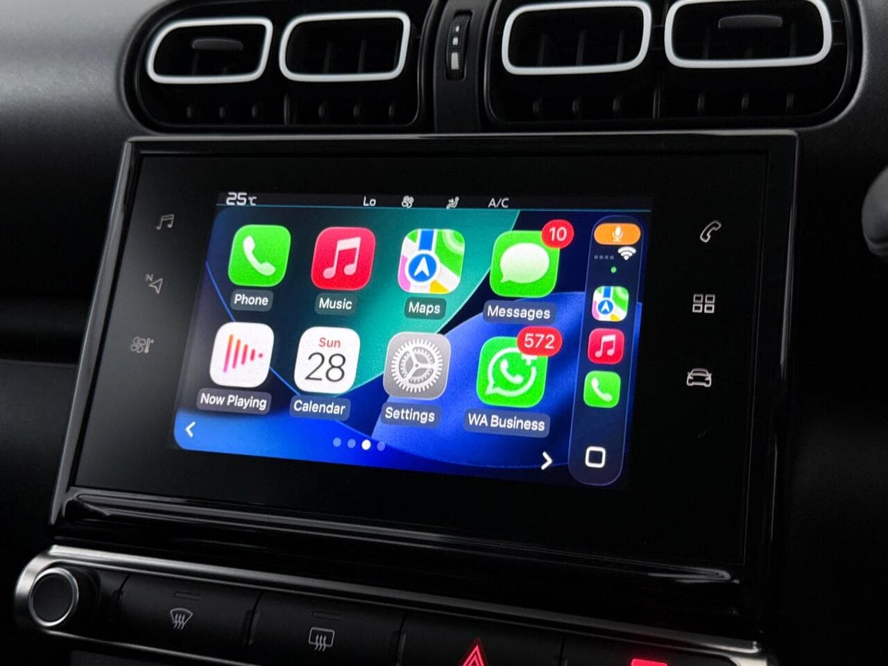 Citroen C3 Aircross thumbnail Infotainment System
