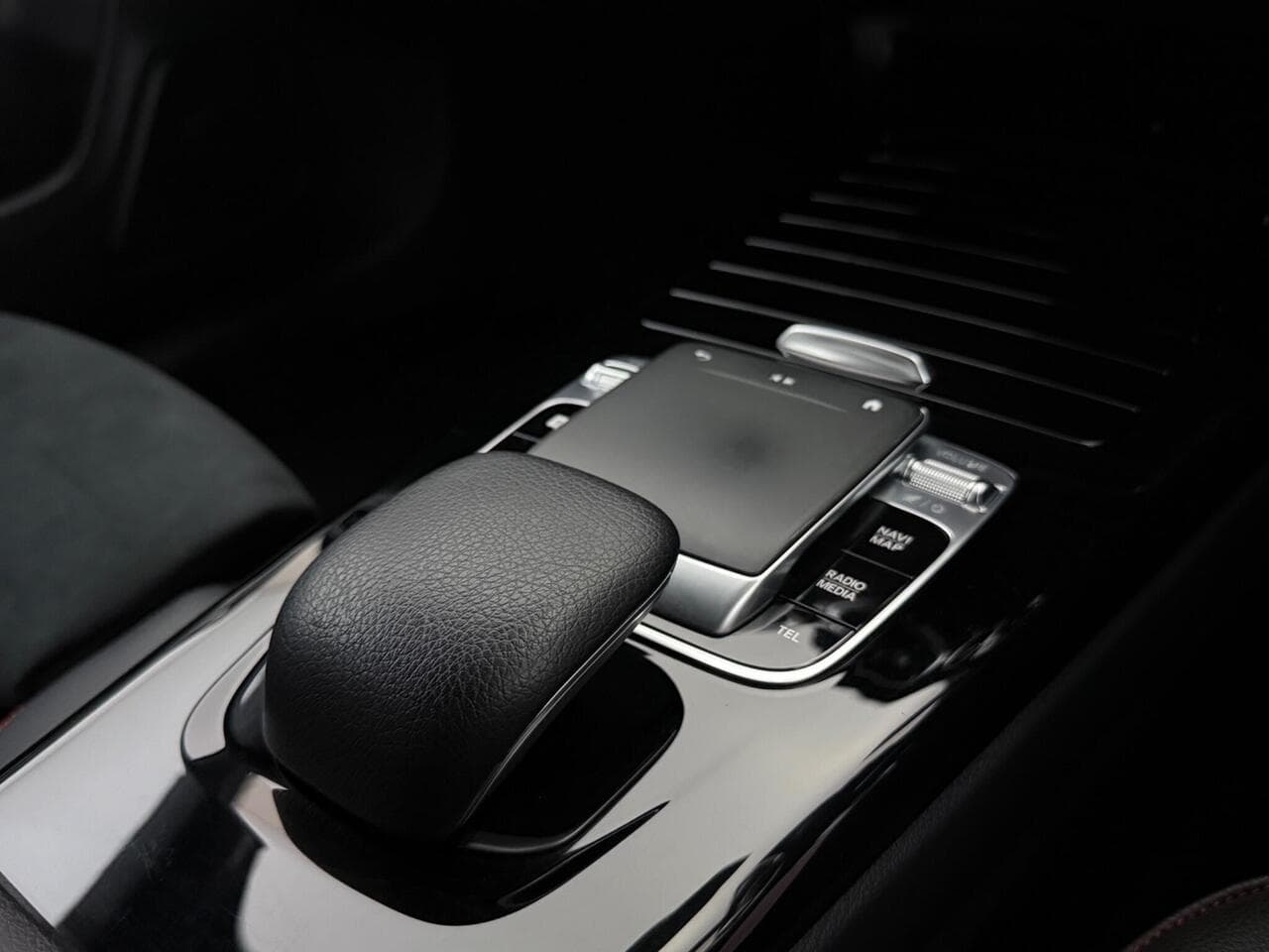 Mercedes-Benz CLA thumbnail Interior Front