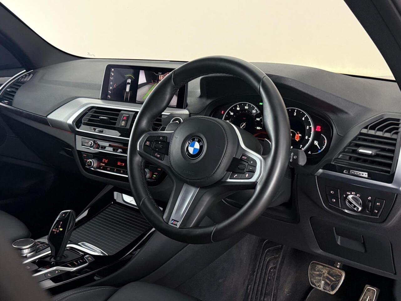 BMW X3 thumbnail Interior Front