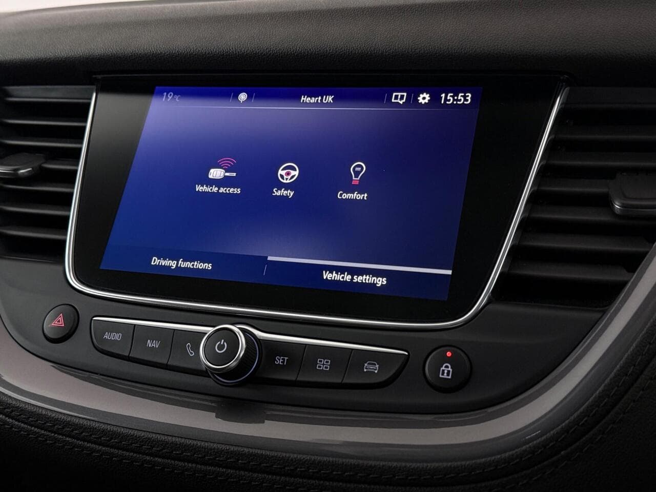 Vauxhall Grandland X thumbnail Infotainment System
