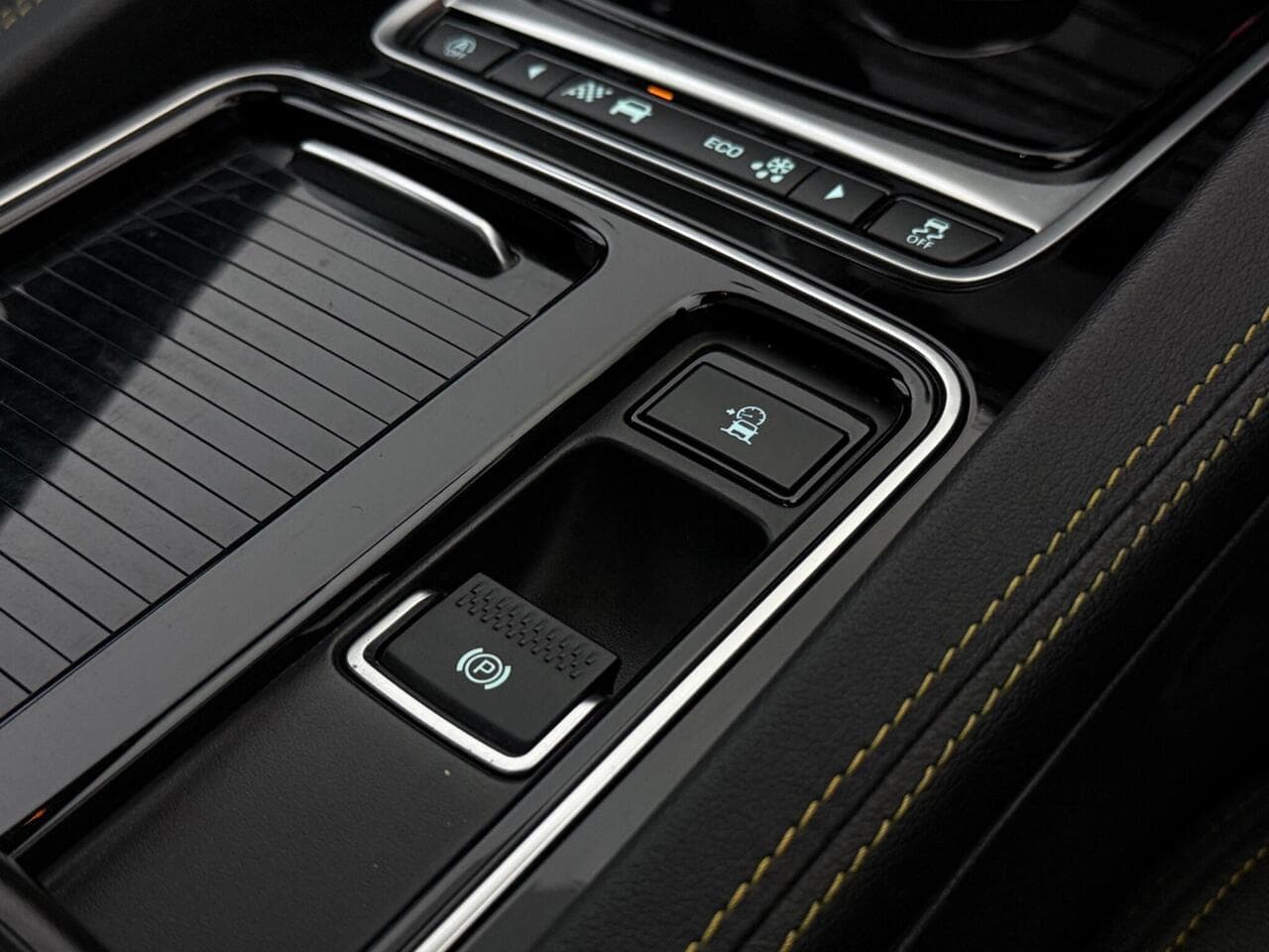 Jaguar F-PACE thumbnail Misc Controls