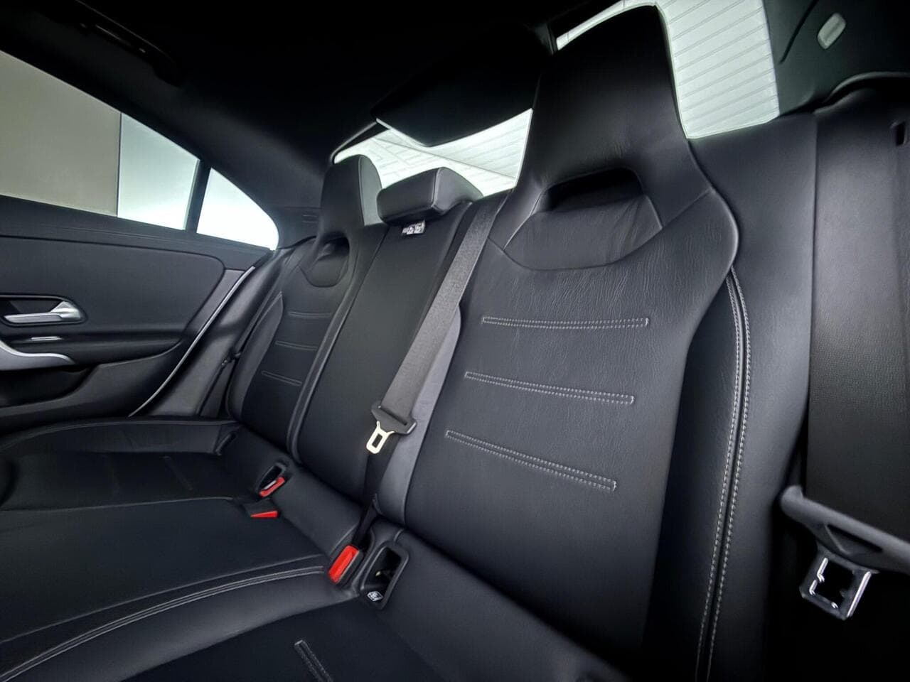 Mercedes-Benz CLA thumbnail Seats Rear