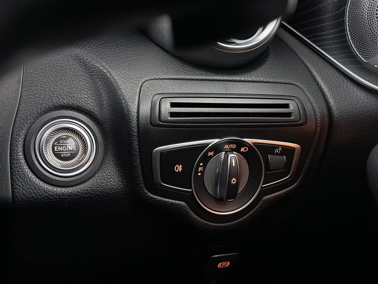 Mercedes-Benz GLC thumbnail Misc Controls