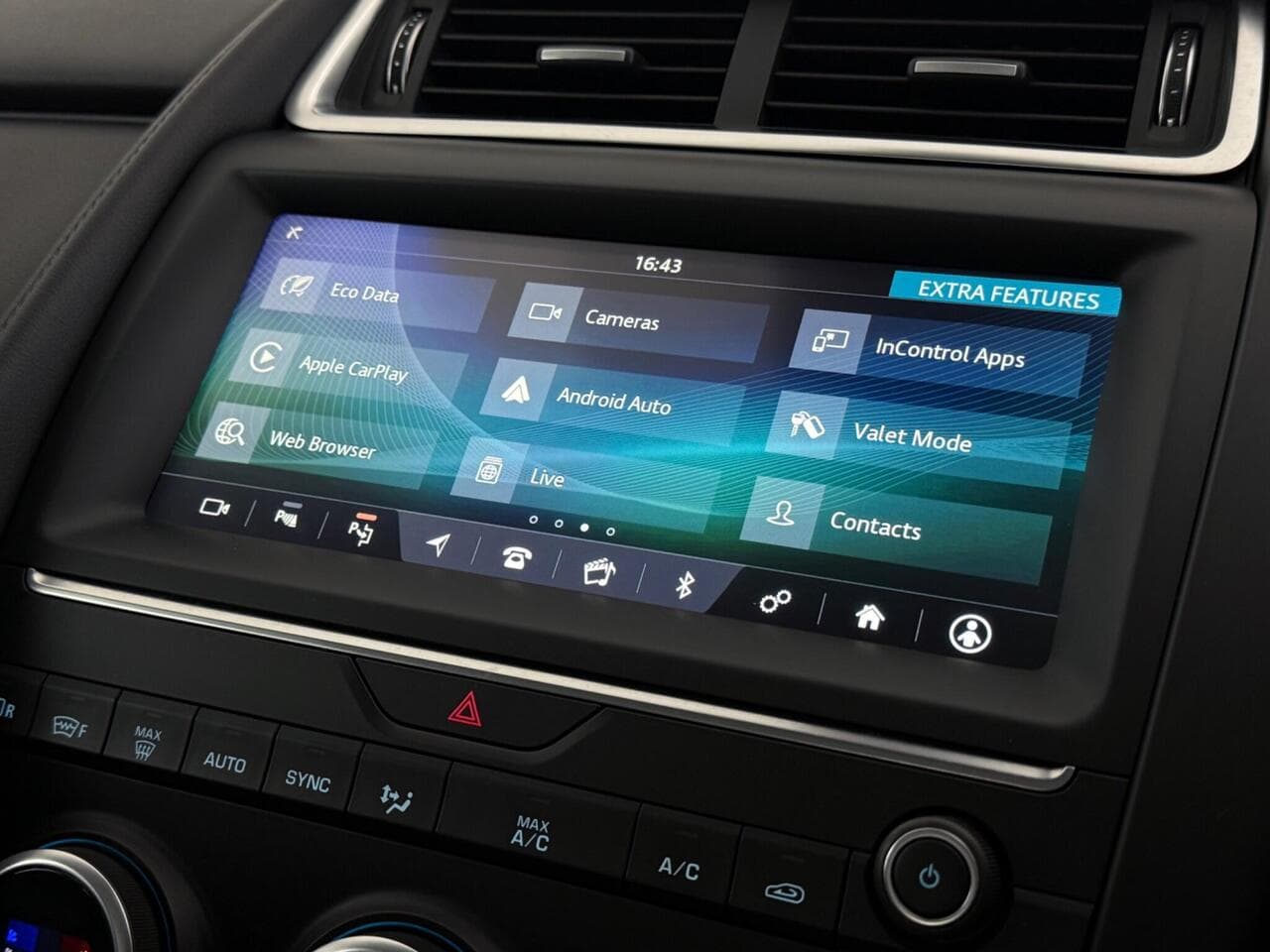 Jaguar E-PACE thumbnail Infotainment System