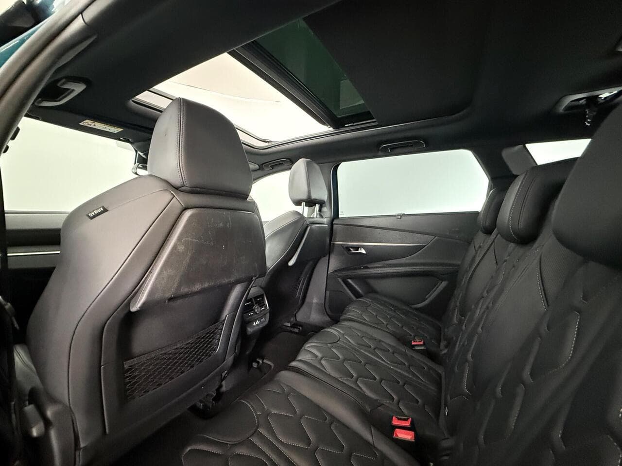 Peugeot 5008 thumbnail Seats Rear