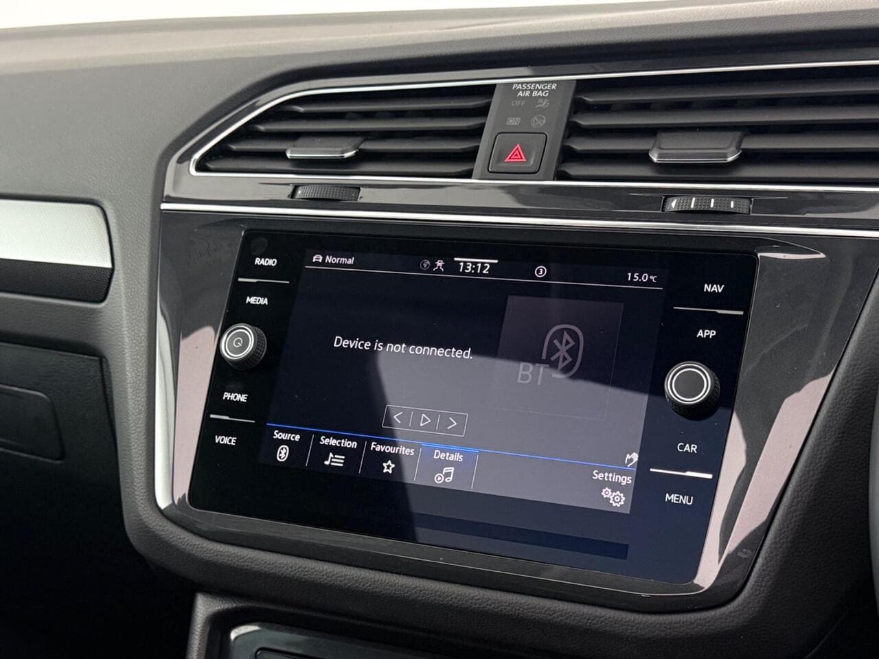 Volkswagen Tiguan thumbnail Infotainment System
