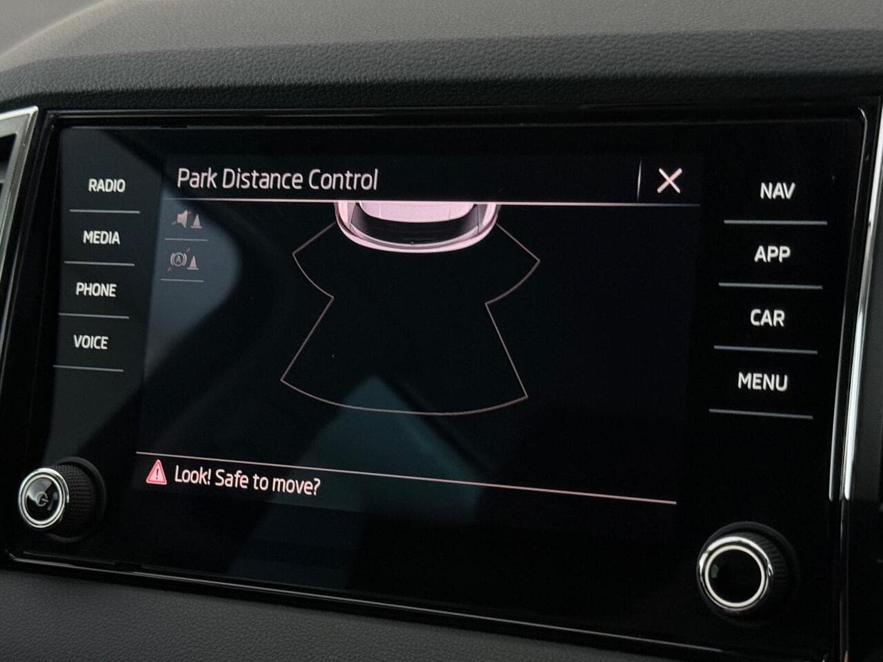 Skoda Karoq thumbnail Infotainment System