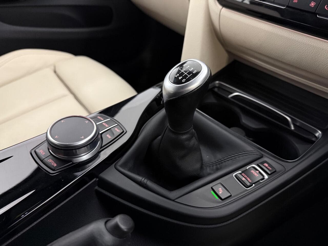 BMW 4 Series Gran Coupe thumbnail Interior Front