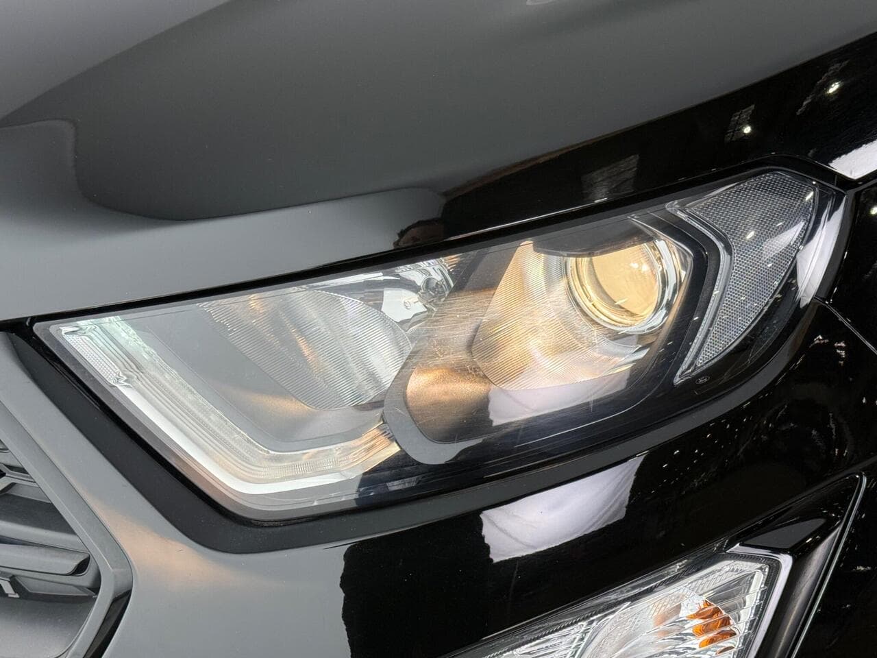 Ford EcoSport thumbnail Lights Front