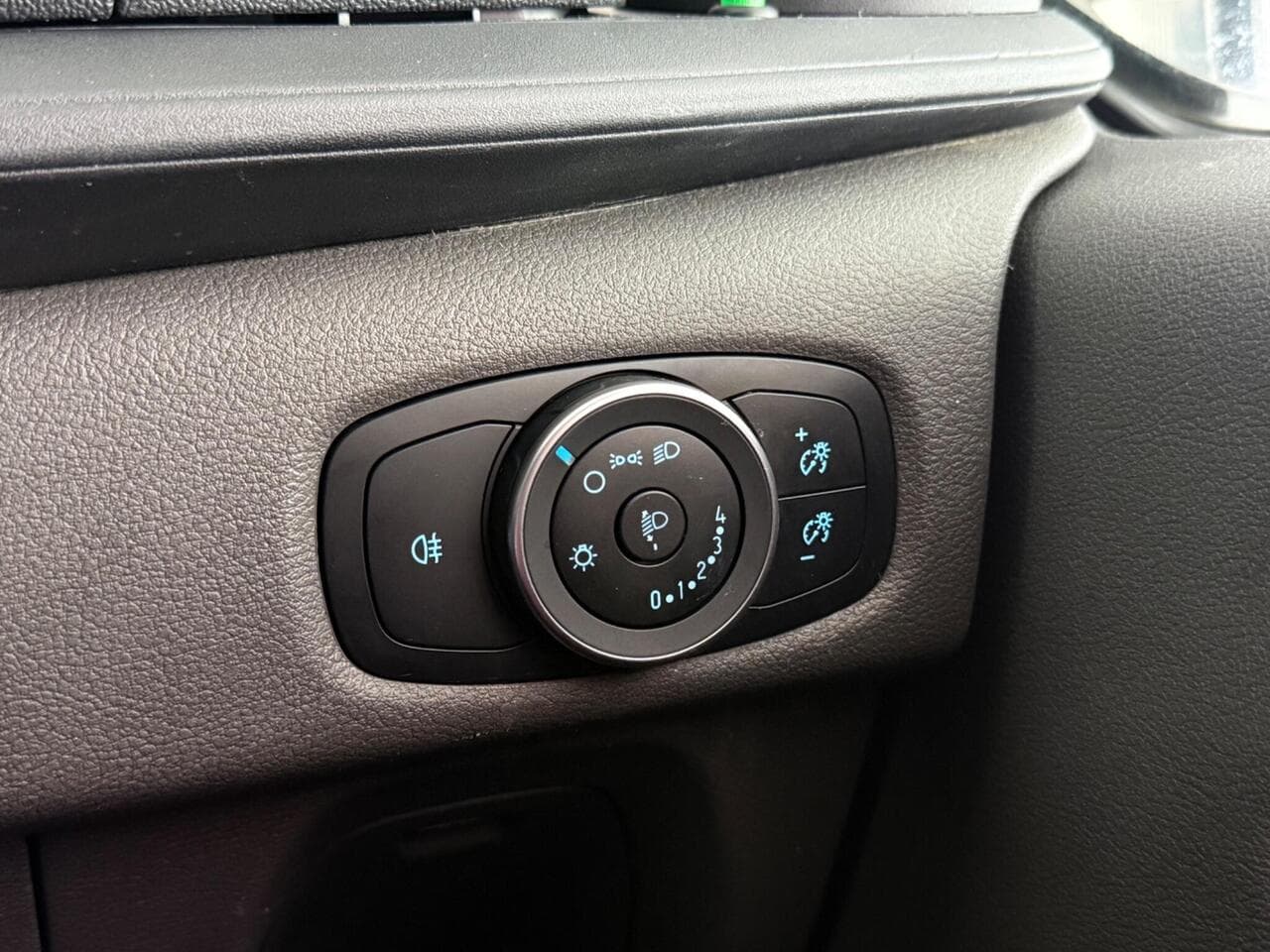 Ford Transit Custom thumbnail Misc Controls