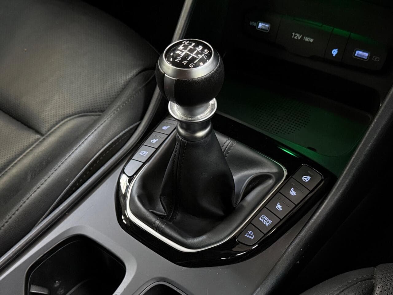 Hyundai TUCSON thumbnail Interior Front