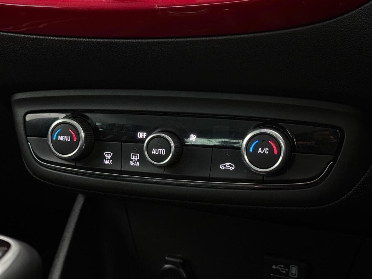 Vauxhall Crossland thumbnail Misc Controls