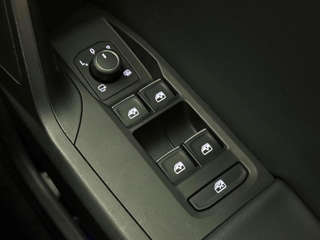 SEAT Leon thumbnail Misc Controls