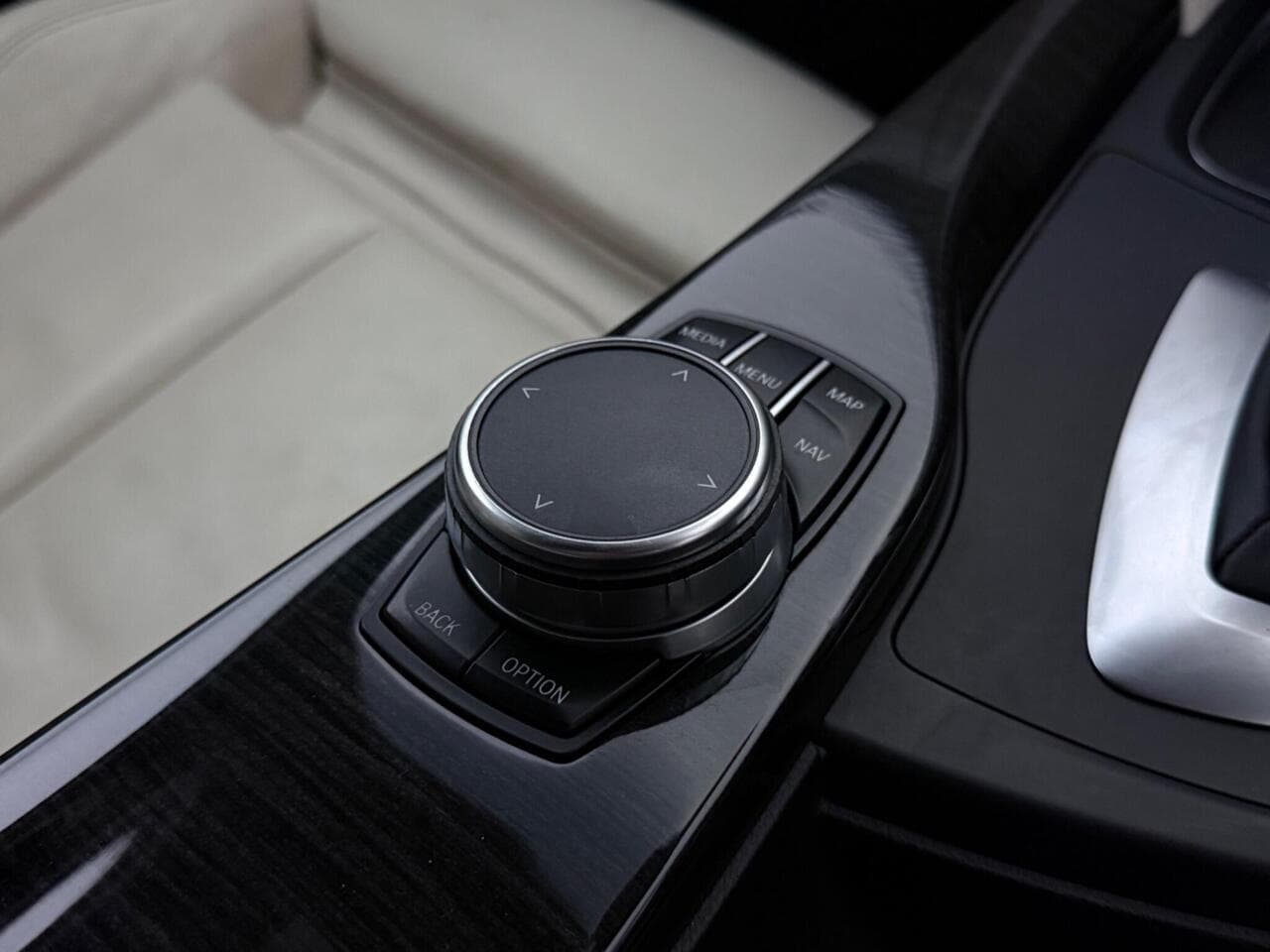 BMW 4 Series Gran Coupe thumbnail Interior Front