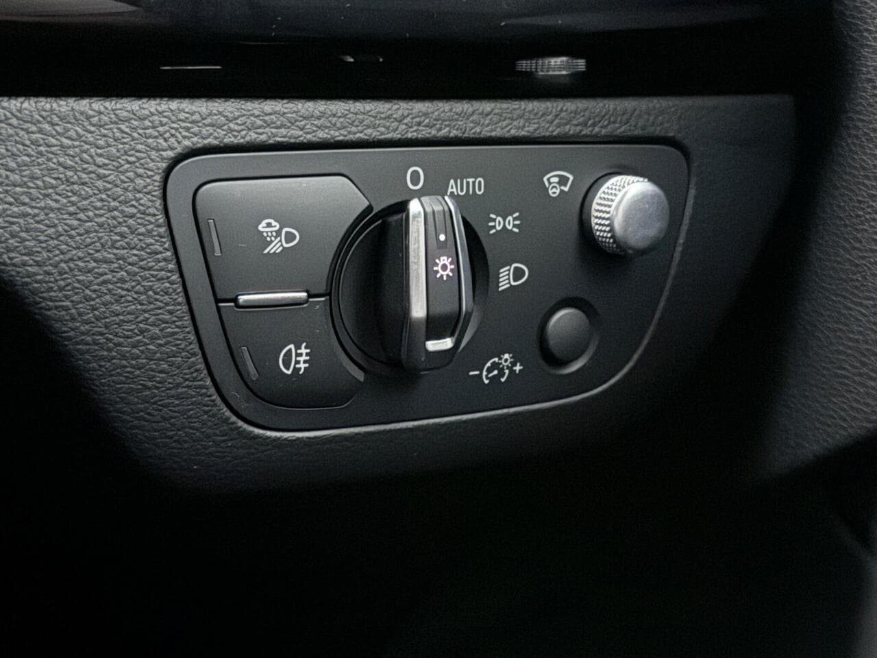 Audi Q5 thumbnail Misc Controls