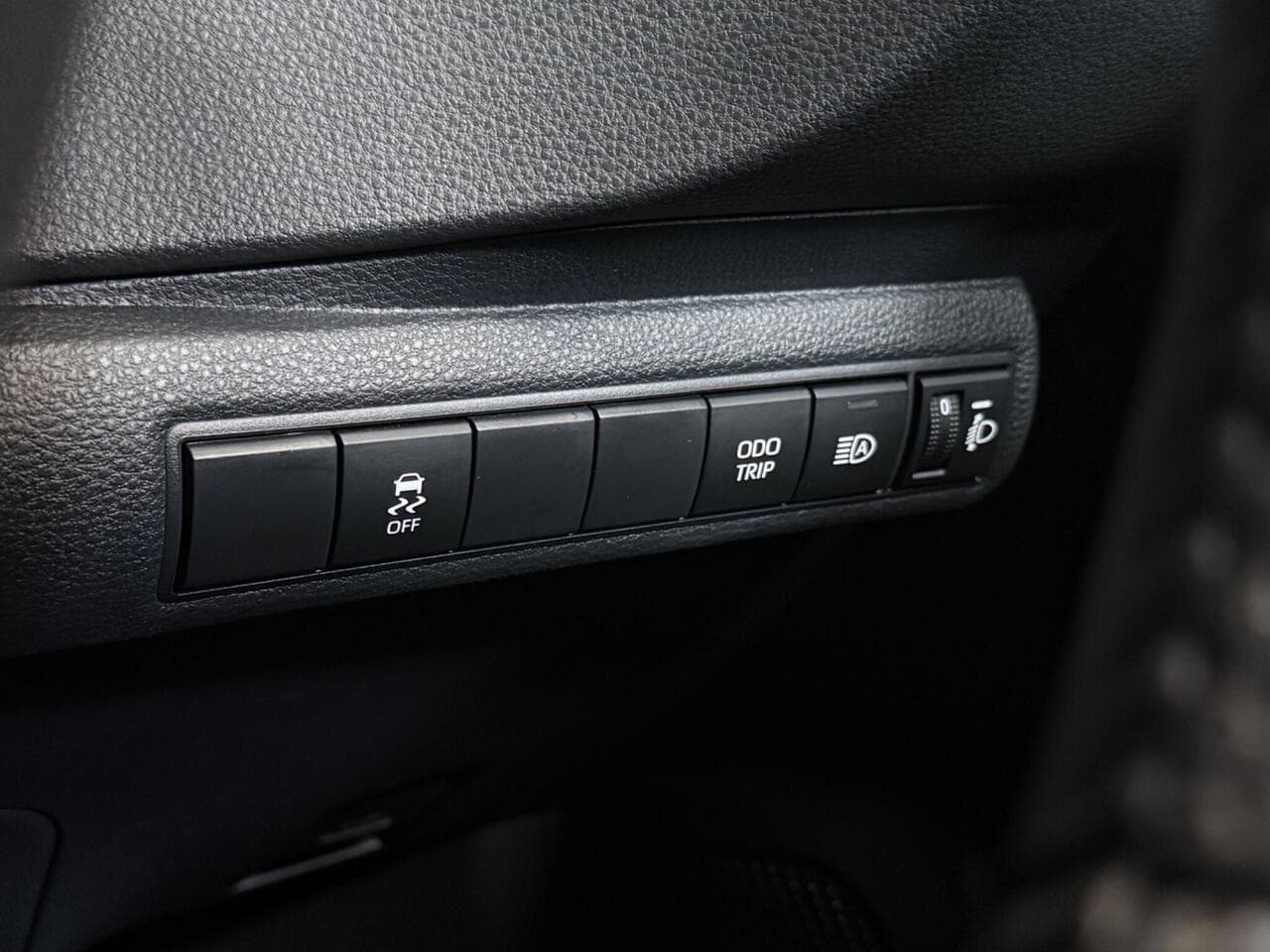 Toyota Corolla thumbnail Misc Controls