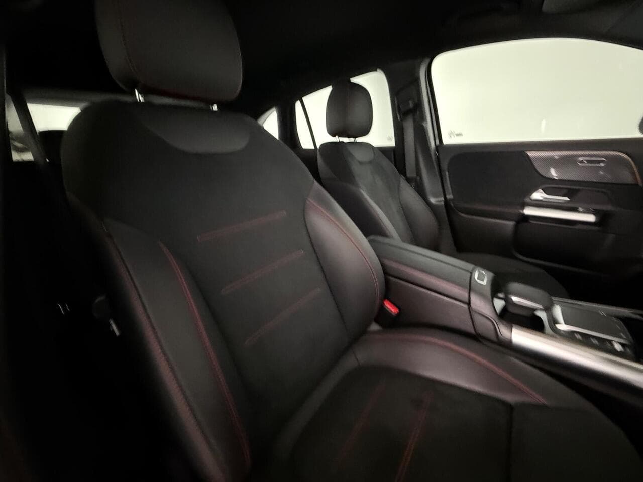 Mercedes-Benz GLA thumbnail Seat Driver