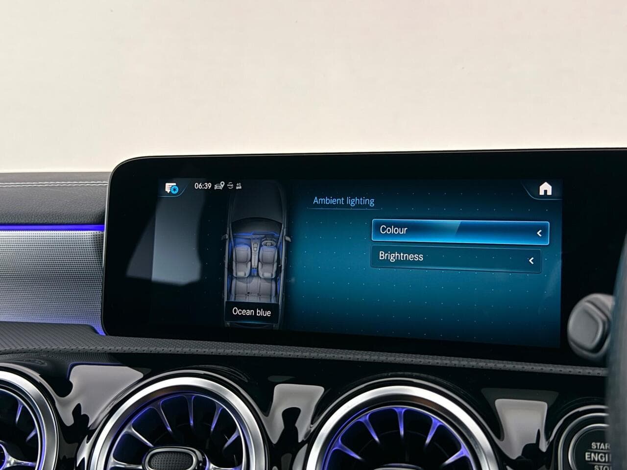 Mercedes-Benz A Class thumbnail Infotainment System