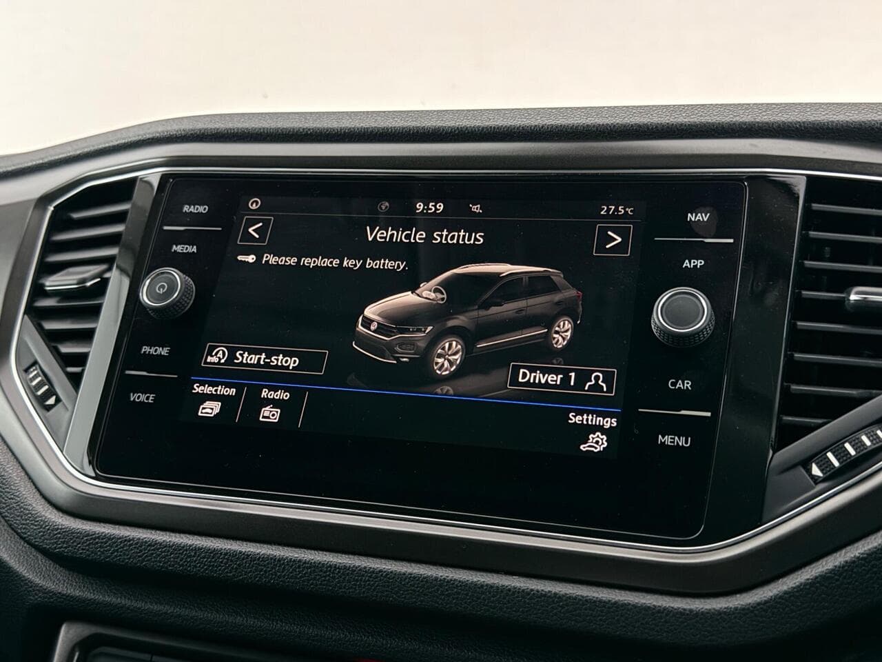 Volkswagen T-Roc thumbnail Infotainment System