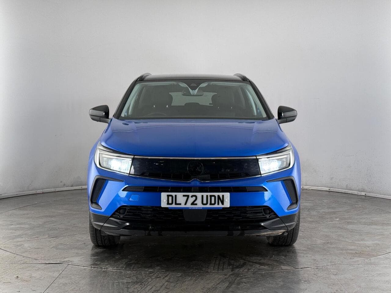 Vauxhall Grandland thumbnail Front