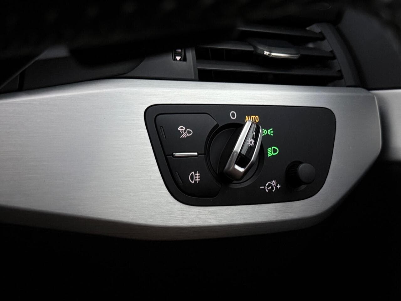 Audi A4 thumbnail Misc Controls