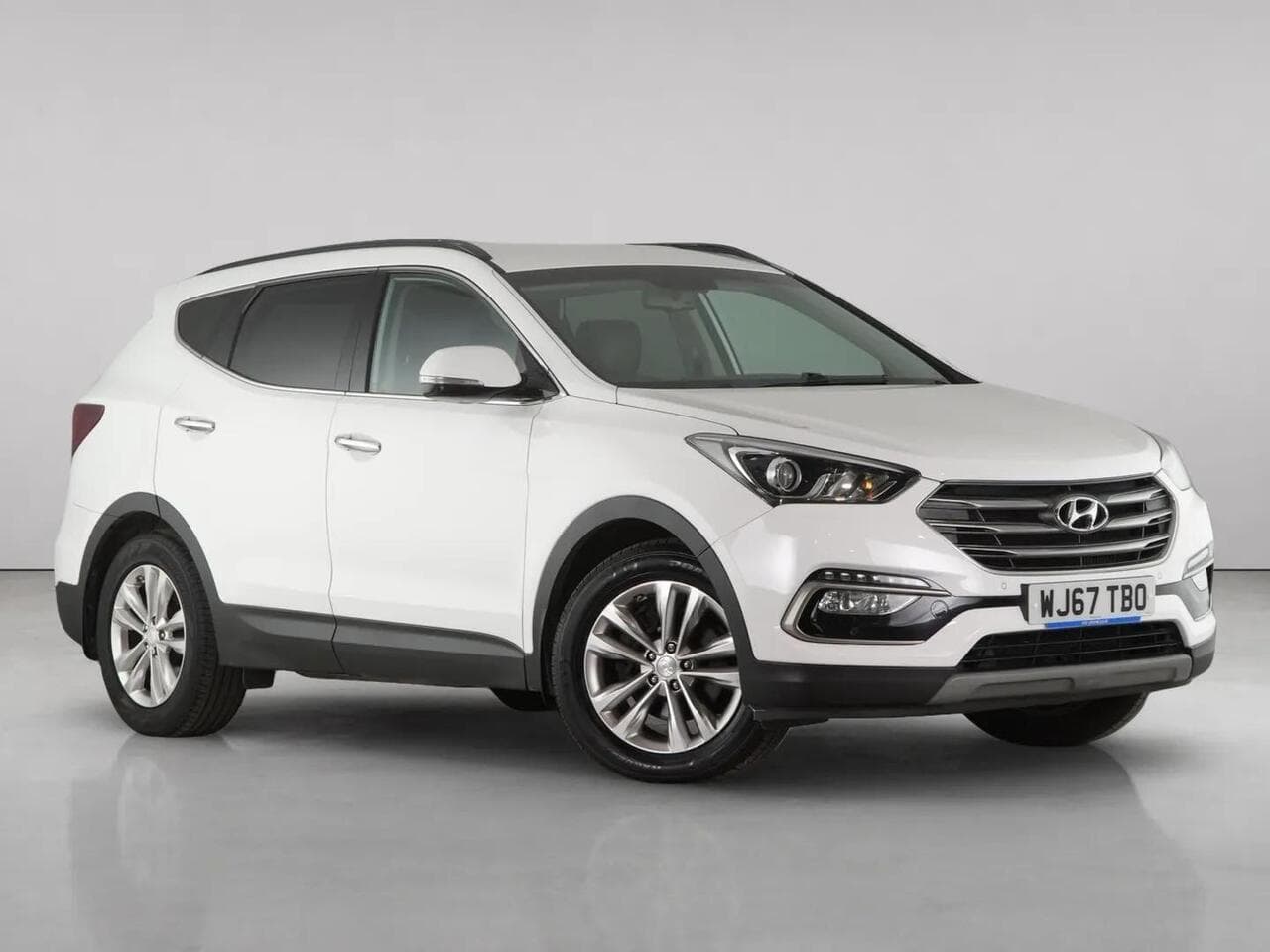 Hyundai Santa Fe - Hyundai Santa Fe 2.2 CRDi Blue Drive Premium SUV 5dr Diesel Manual 4WD Euro 6 (s/s) (7 Seat) (200 ps)