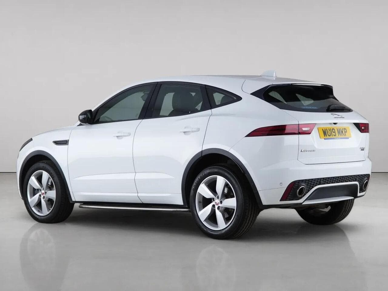 Jaguar E-PACE thumbnail Rear Left