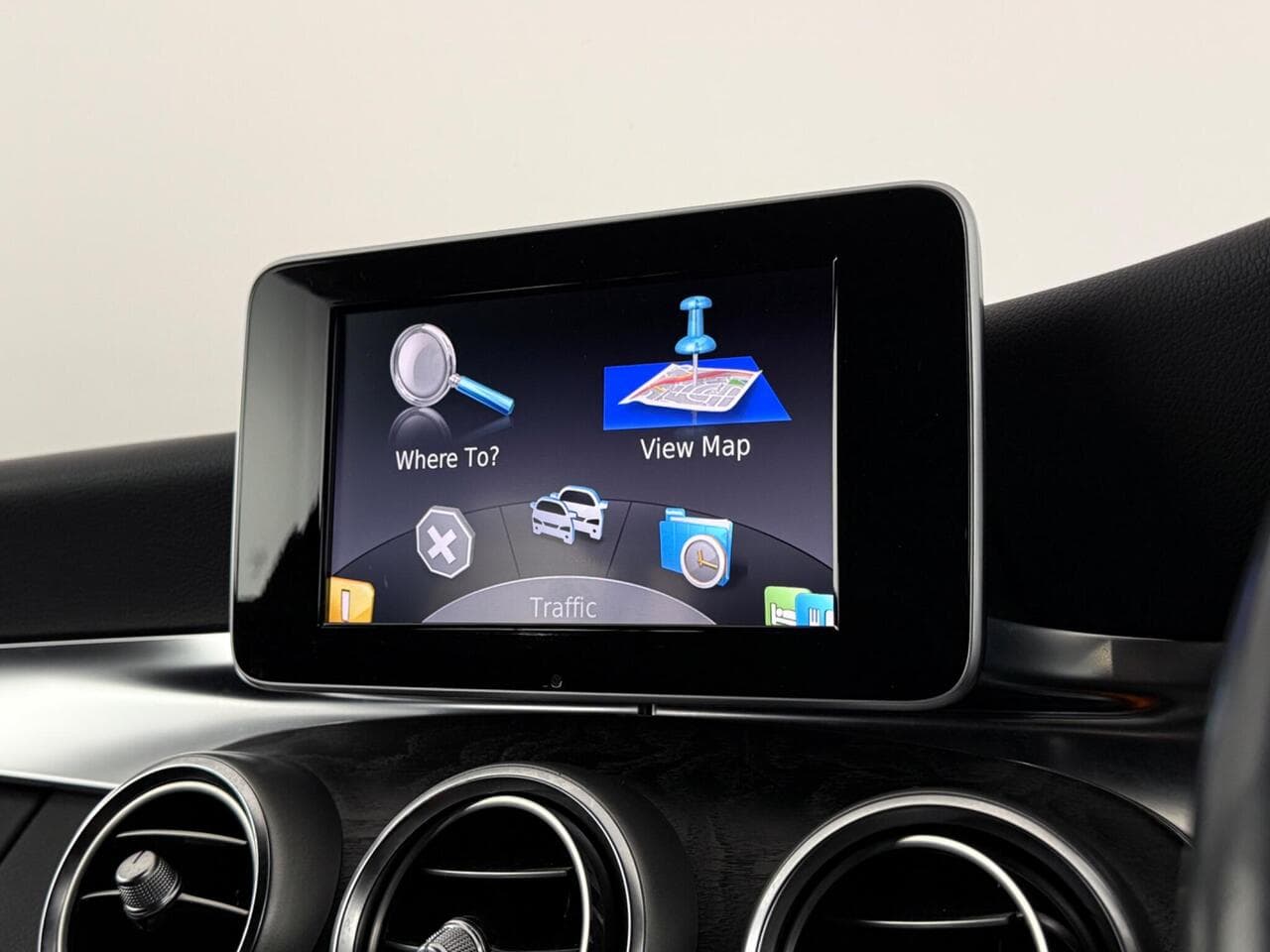 Mercedes-Benz C Class thumbnail Infotainment System