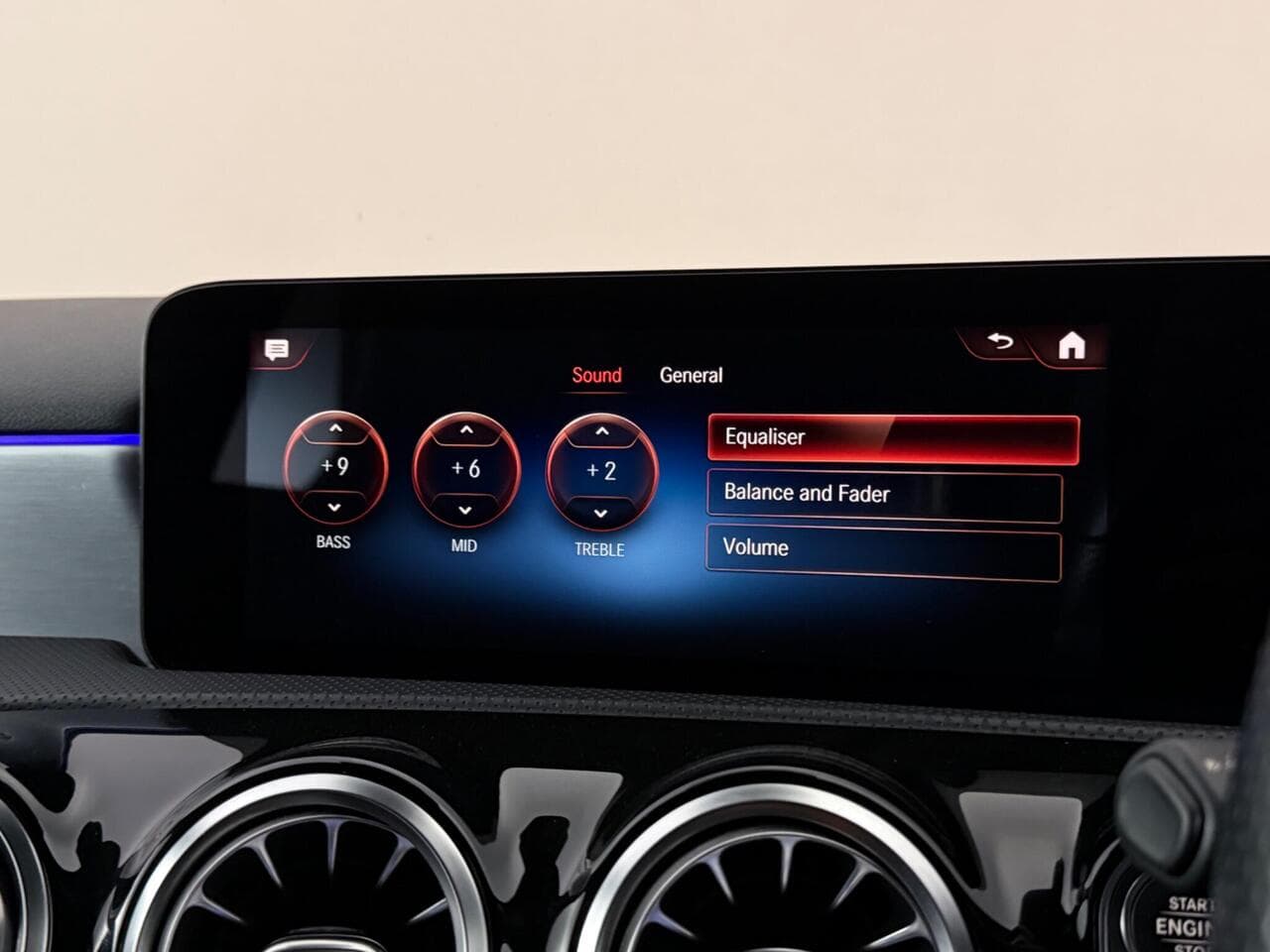 Mercedes-Benz A Class thumbnail Infotainment System