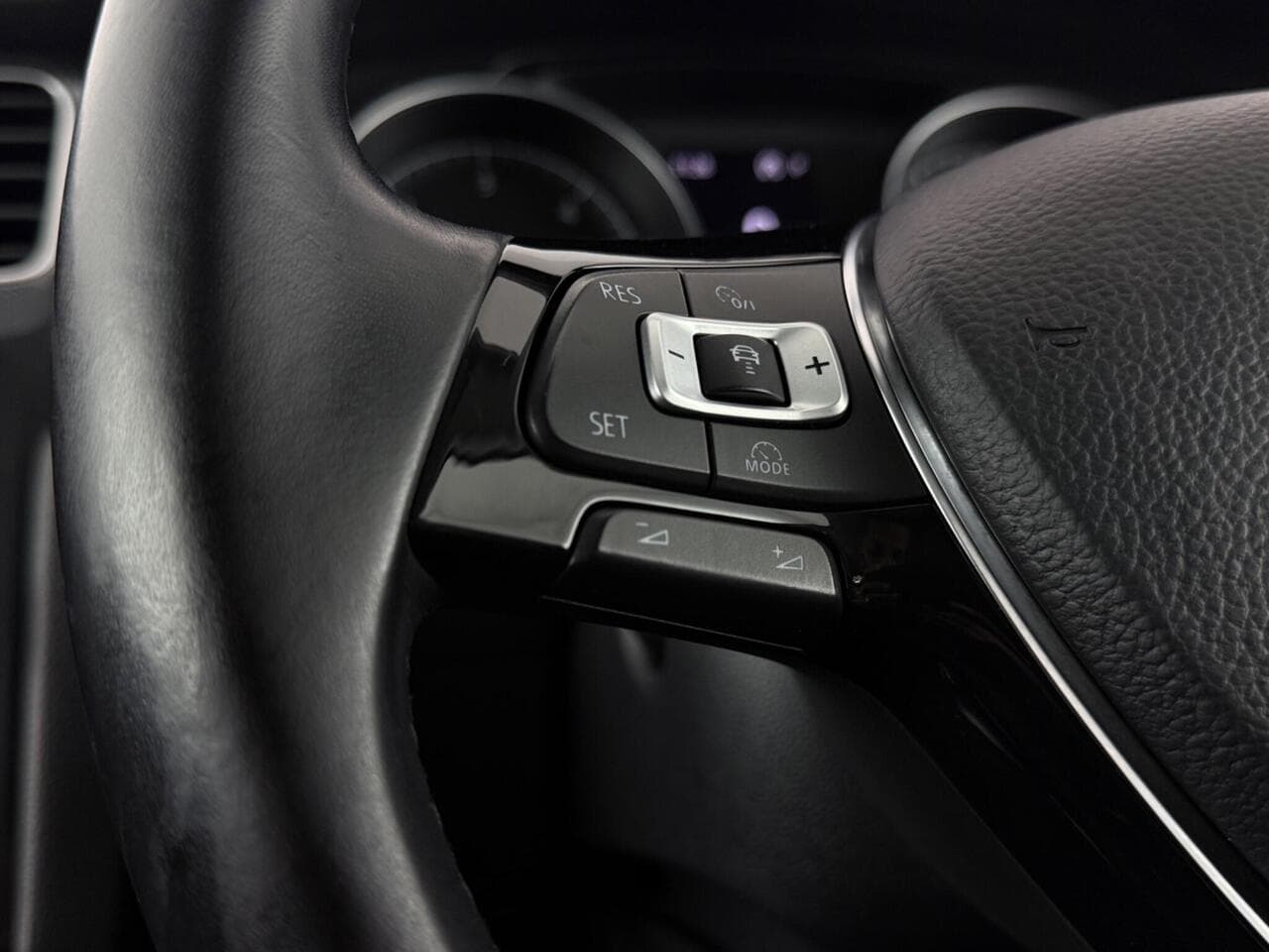 Volkswagen Golf thumbnail Misc Controls
