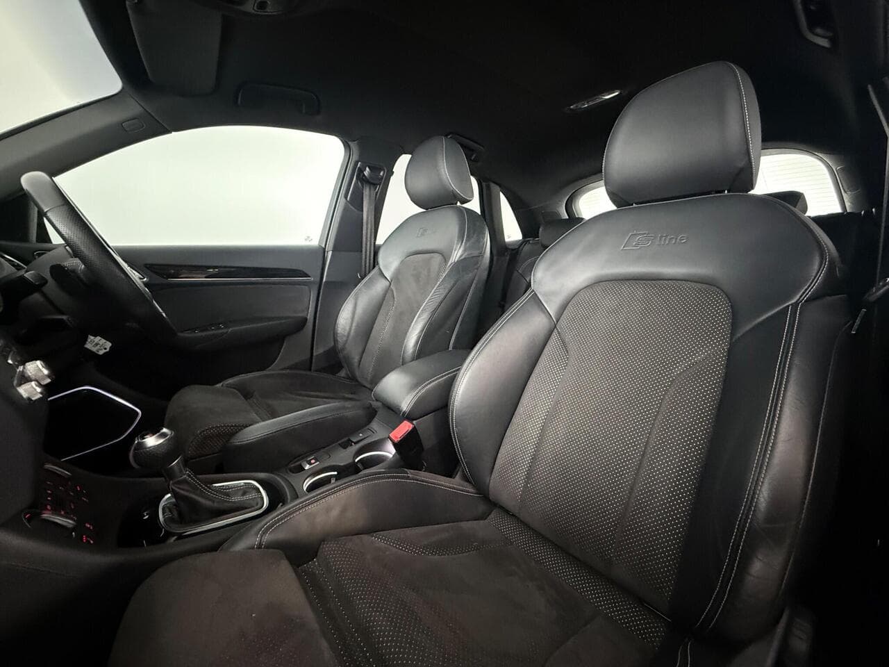 Audi Q3 thumbnail Seat Front Passenger