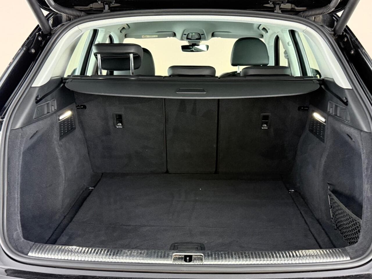 Audi Q5 thumbnail Boot