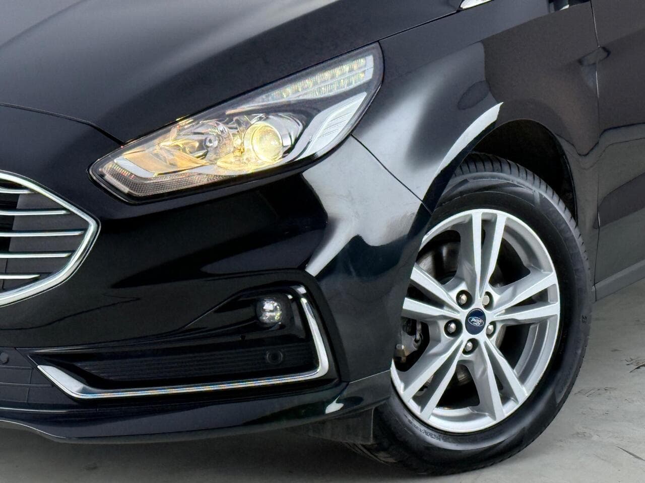 Ford Galaxy thumbnail Lights Front